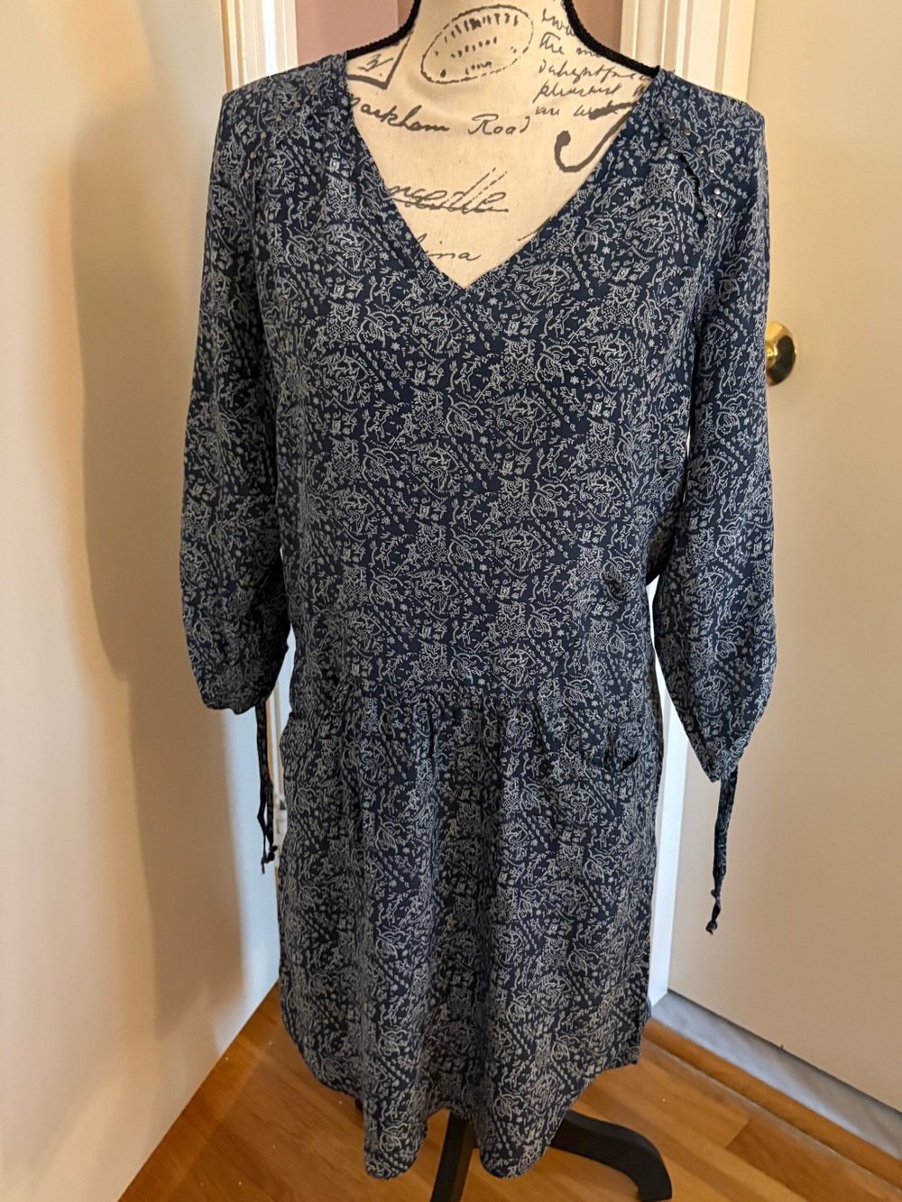 Comptoir Des Cotonniers Navy Floral V-Neck Tie-Sleeve Mini Dress